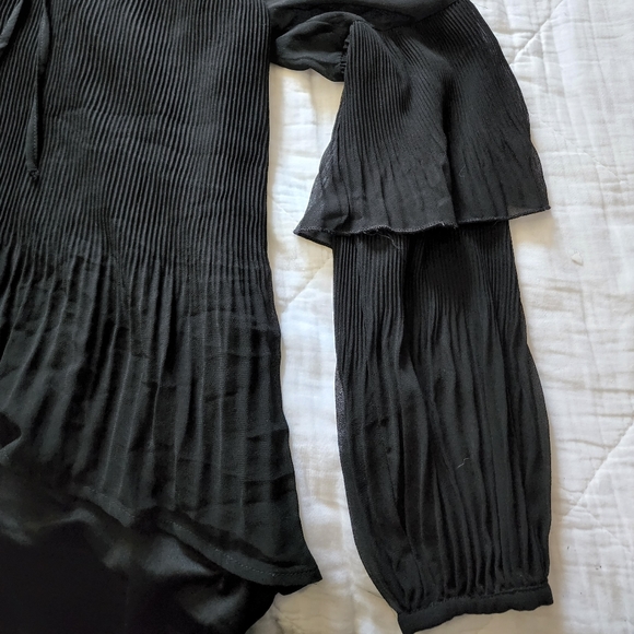 Woman's Shirt - Picture 2 of 3